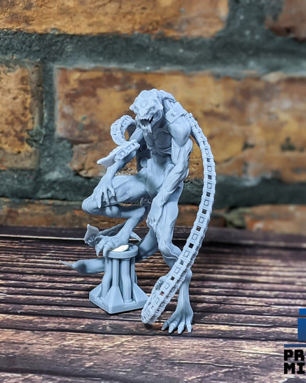 'Trapjaw' Chuzhak Minog - an Alien Creature - Doomsday Collection