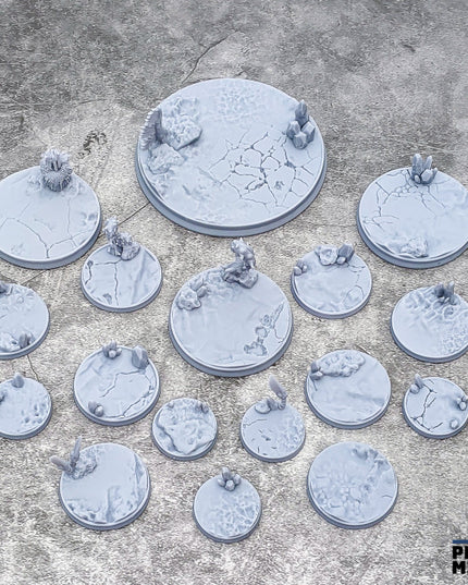Alien Ice World Bases - 18 miniatures - Expedition Collection